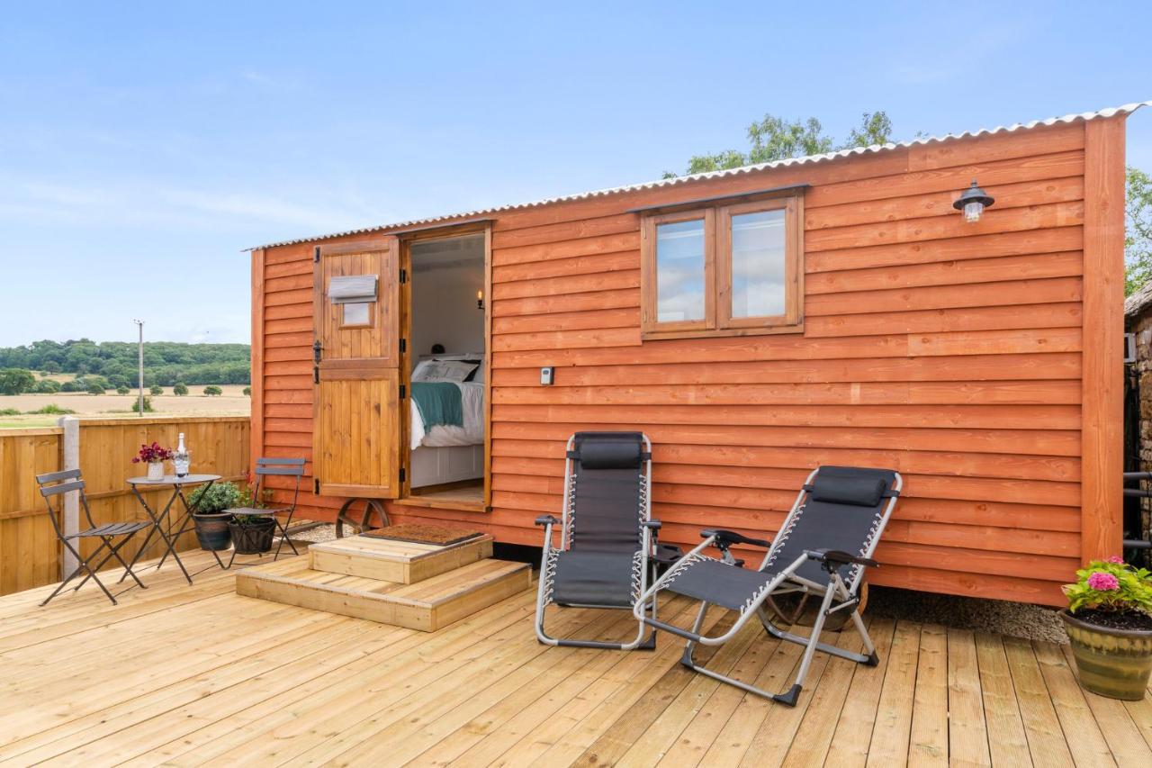 Outbak Shepherds Hut Челтнем Екстер'єр фото