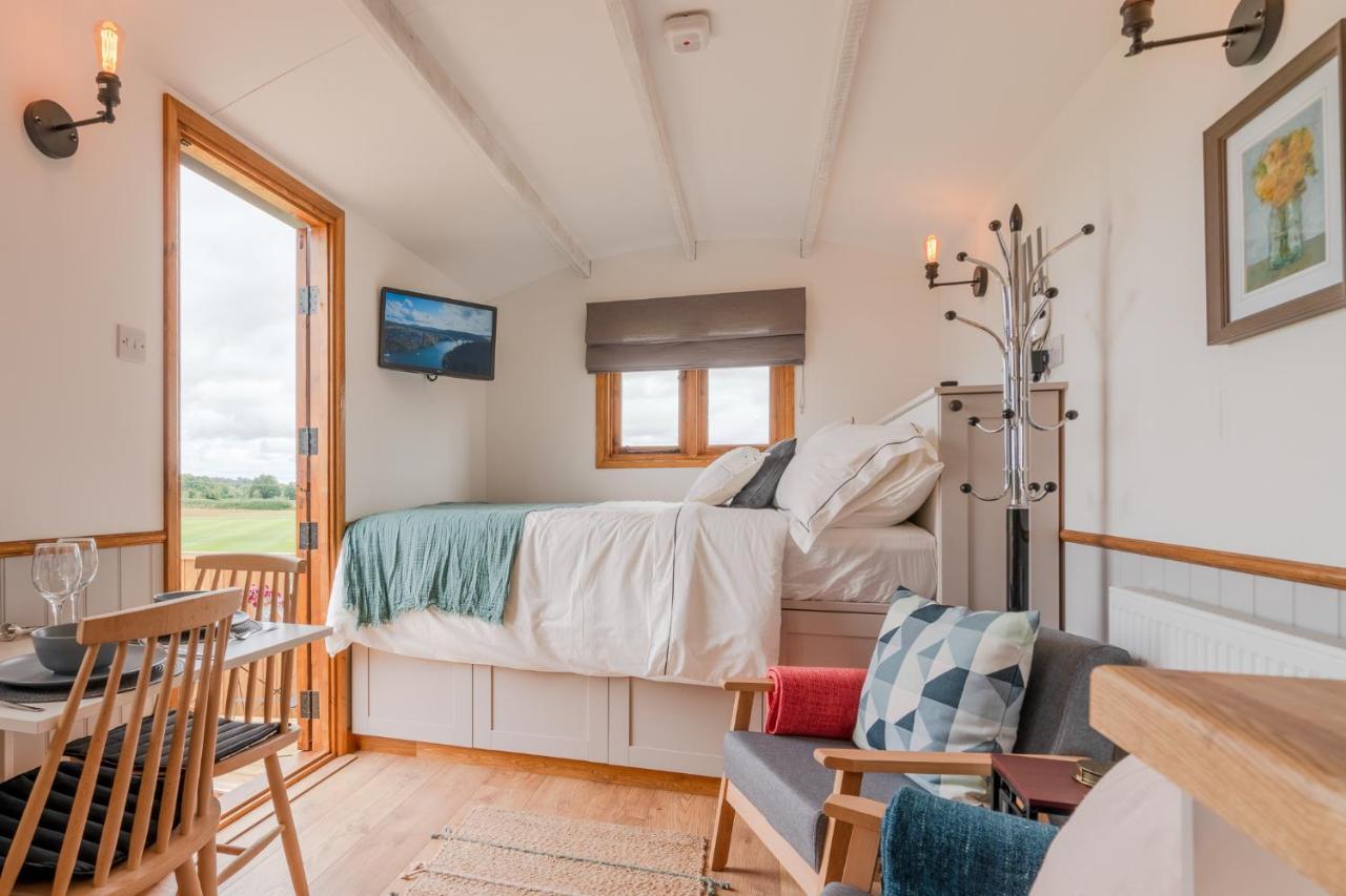 Outbak Shepherds Hut Челтнем Екстер'єр фото